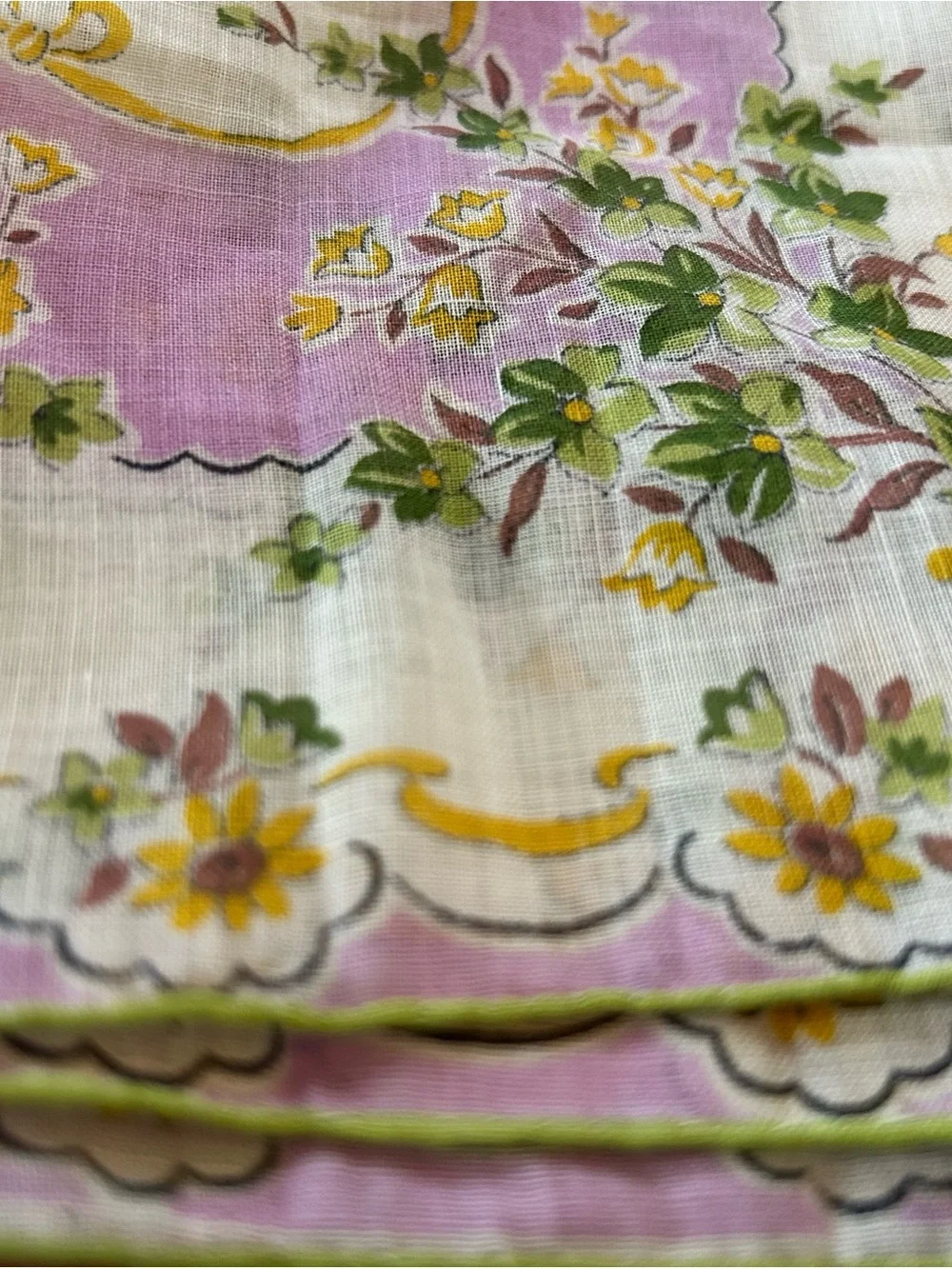 Vintage Floral Cotton hankie Handkerchief - Lavender & Yellow with bows 12x12